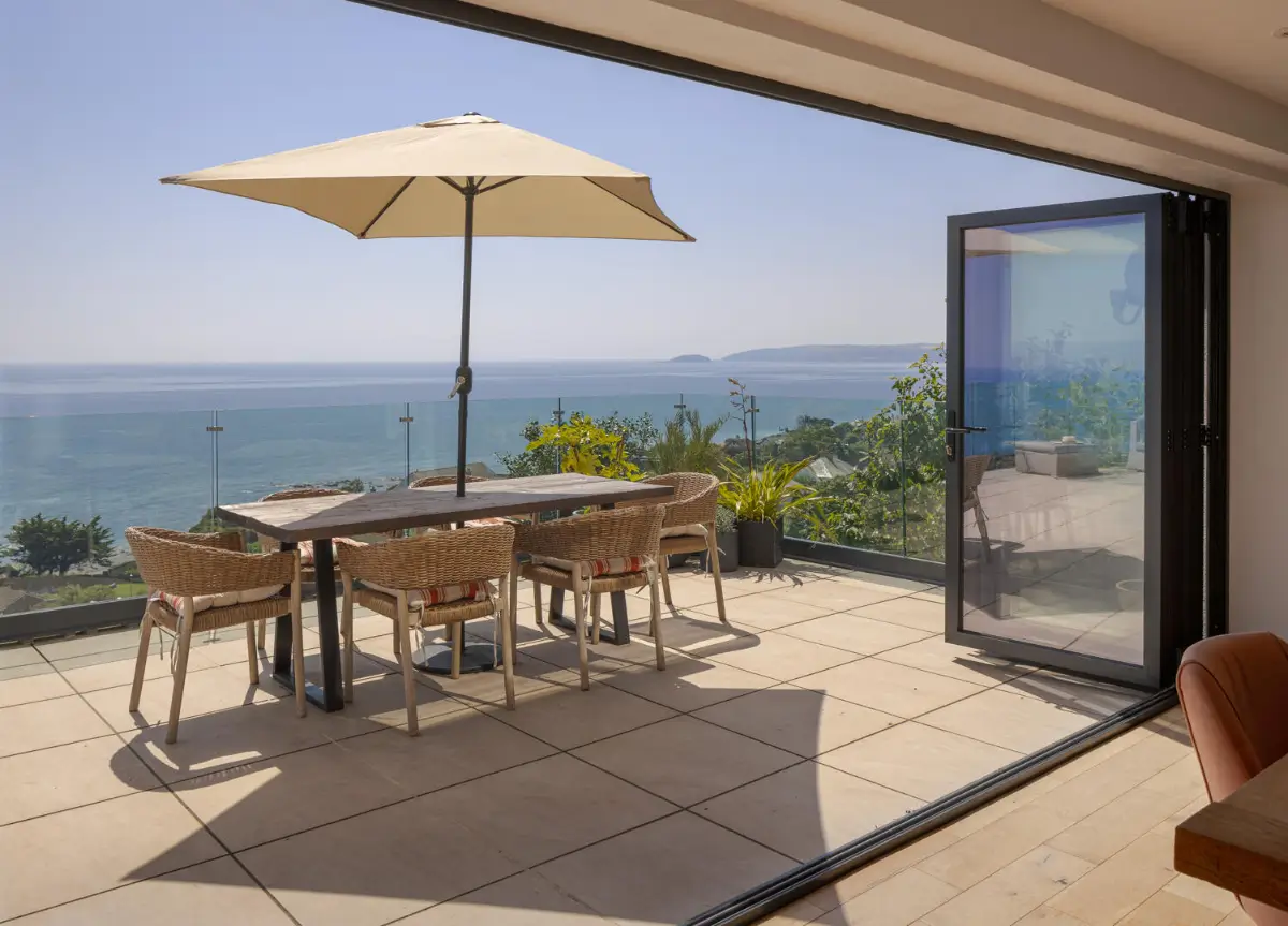 Light-Filled Spaces in a Modern Seaside Home in Cornwall 7 modern-family-house-sea-views-cornwall-nordroom