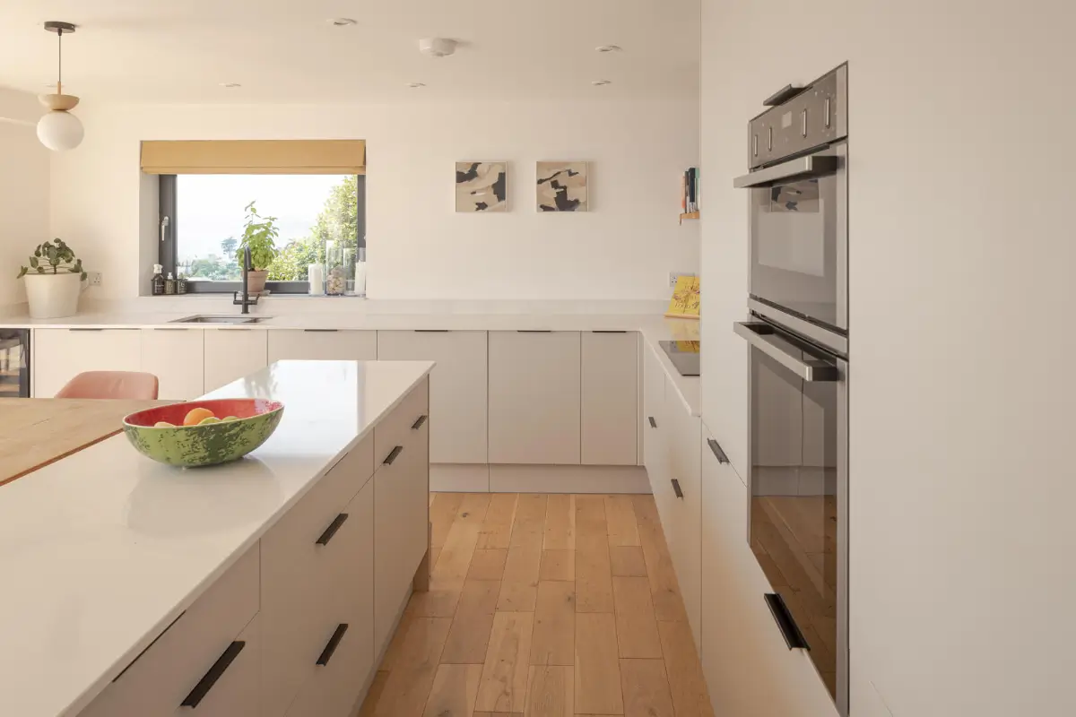 Light-Filled Spaces in a Modern Seaside Home in Cornwall 2 modern-family-house-sea-views-cornwall-nordroom