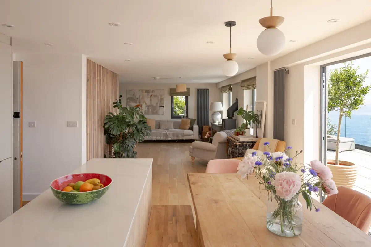 Light-Filled Spaces in a Modern Seaside Home in Cornwall 11 modern-family-house-sea-views-cornwall-nordroom