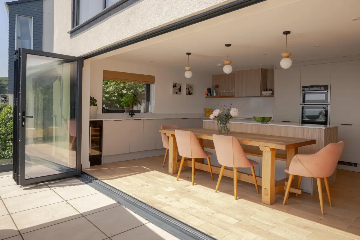 Light-Filled Spaces in a Modern Seaside Home in Cornwall 5 modern-family-house-sea-views-cornwall-nordroom