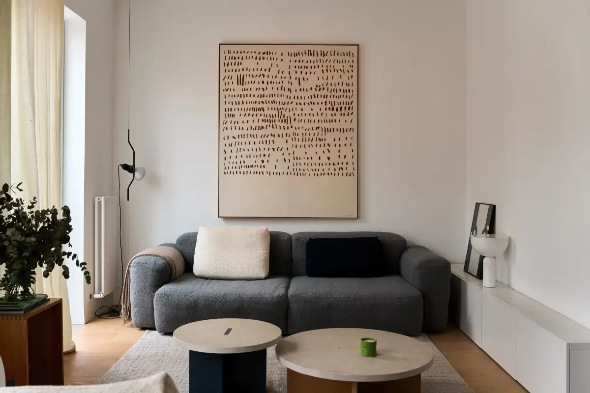 A Multifunctional Hall and Smart Storage in a Modern Madrid Apartment 2 modern-renovated-apartment-1940s-building-madrid-nordroom