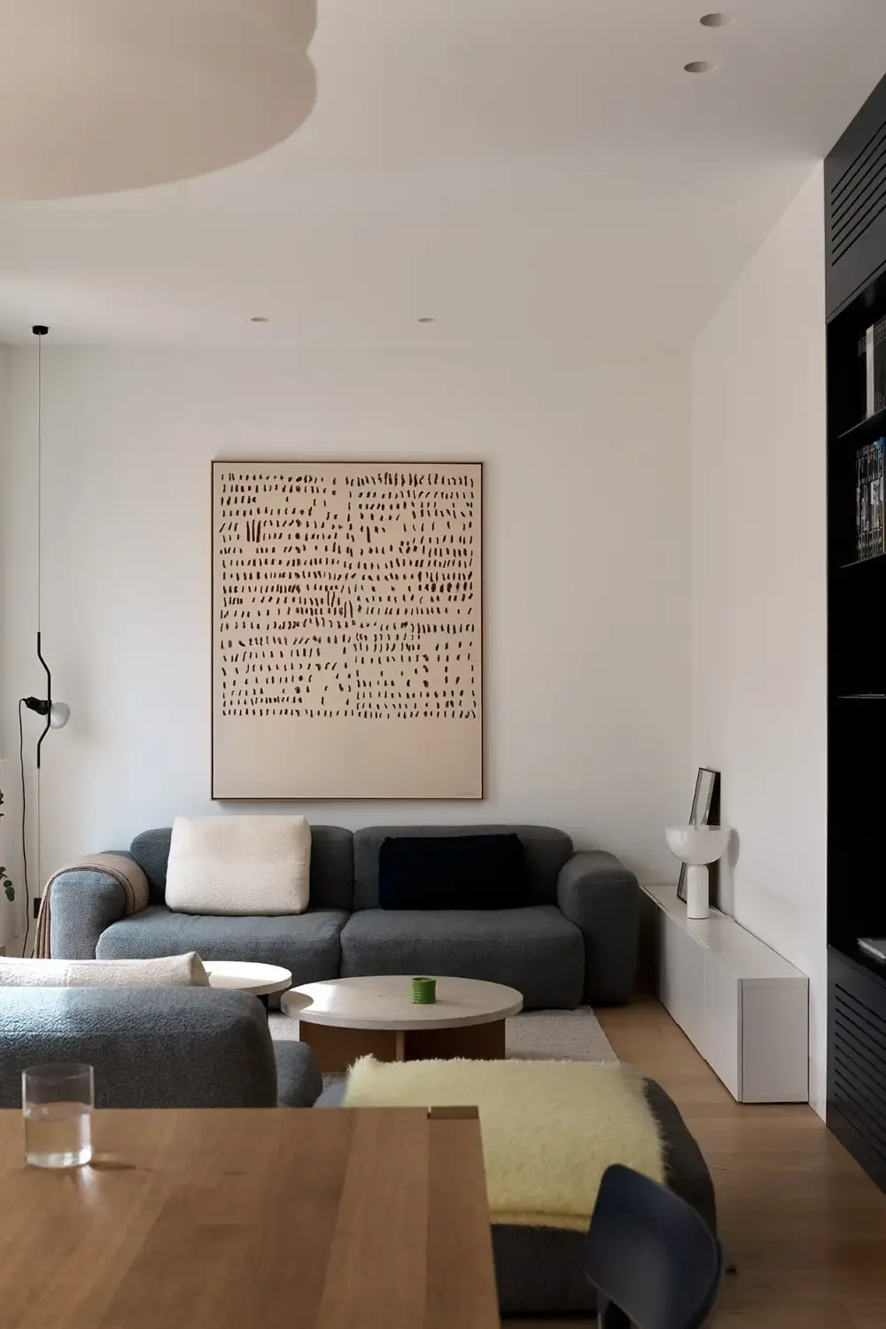 A Multifunctional Hall and Smart Storage in a Modern Madrid Apartment 1 modern-renovated-apartment-1940s-building-madrid-nordroom