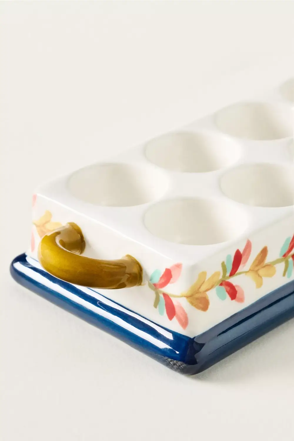 Anthropologie Teams Up with Molly Yeh for a Joyful New Kitchen Collection 9 nordroom-Molly-Yeh-anthropoligie-collection-detail-stoneware-egg-crate