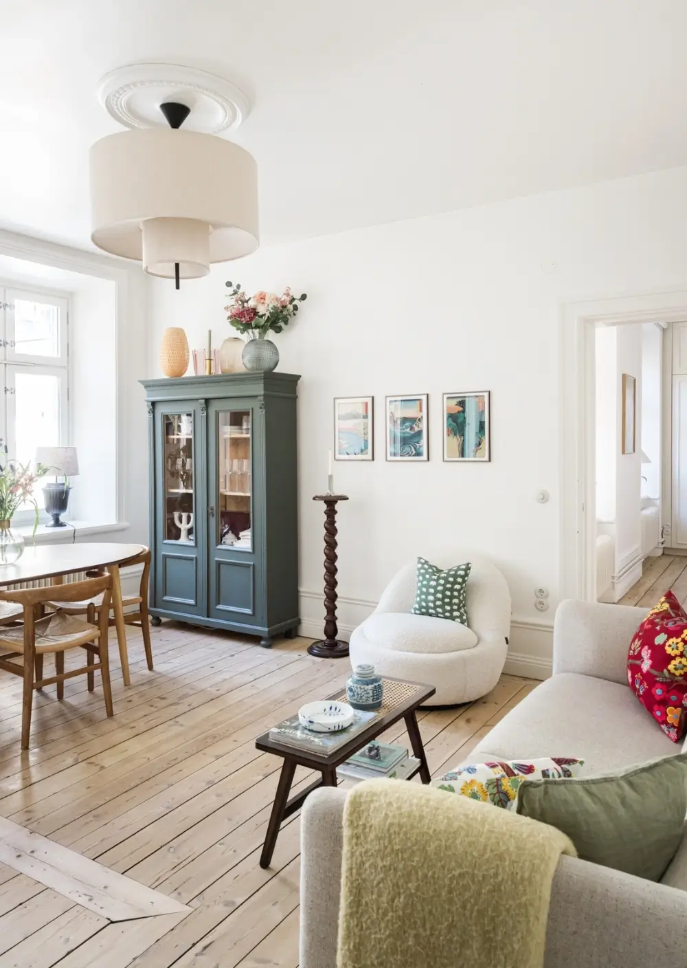 An Eye-Catching Painted Kitchen Floor in a Late 19th-Century Apartment 2 painted-kitchen-floorboards-light-19th-century-stockholm-apartment-nordroom