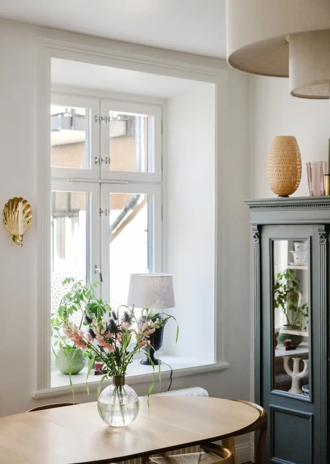 An Eye-Catching Painted Kitchen Floor in a Late 19th-Century Apartment 3 painted-kitchen-floorboards-light-19th-century-stockholm-apartment-nordroom