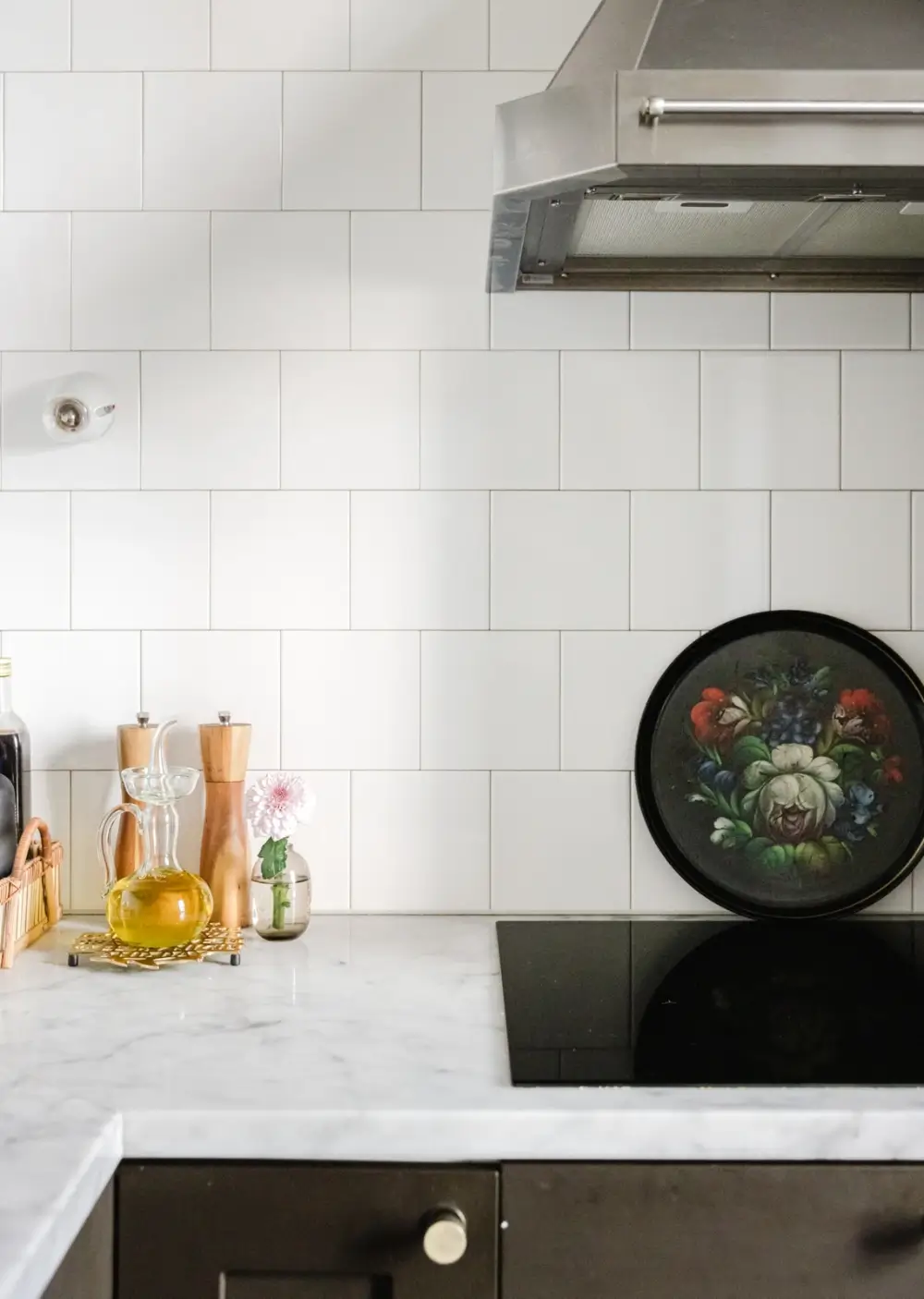 An Eye-Catching Painted Kitchen Floor in a Late 19th-Century Apartment 21 painted-kitchen-floorboards-light-19th-century-stockholm-apartment-nordroom