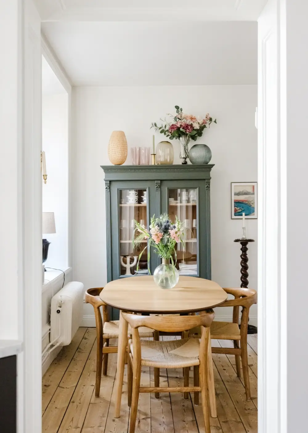 An Eye-Catching Painted Kitchen Floor in a Late 19th-Century Apartment 4 painted-kitchen-floorboards-light-19th-century-stockholm-apartment-nordroom