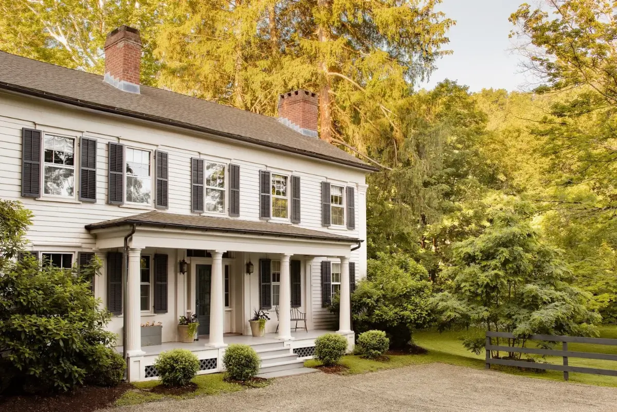 A Colonial New York Farmhouse Showcases its Characterful 250-Year-History 3 renovated-18th-century-traditional-colonial-farmhouse-pine-plains-new-york