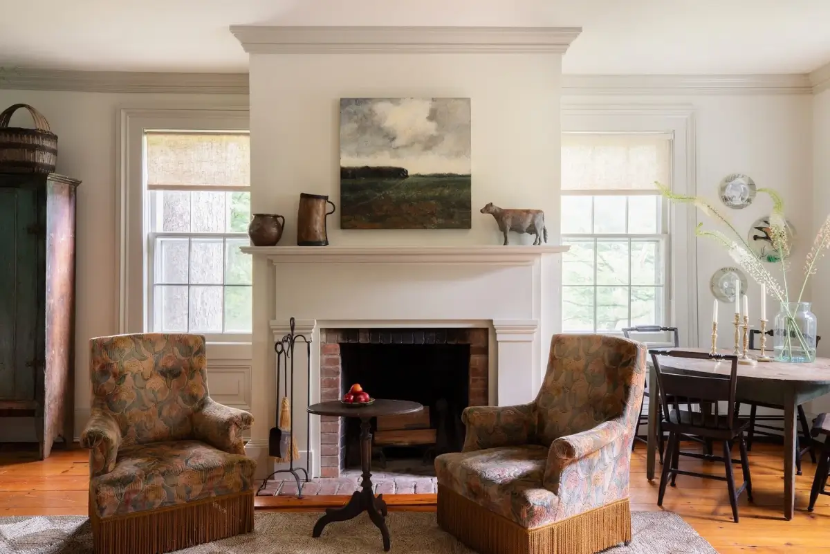 A Colonial New York Farmhouse Showcases its Characterful 250-Year-History 6 renovated-18th-century-traditional-colonial-farmhouse-pine-plains-new-york