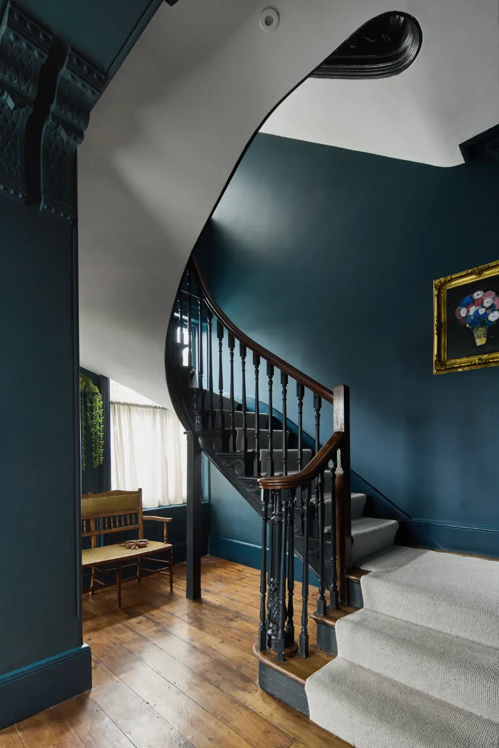A Grand, Renovated Victorian Family Home on the River Thames in London 16 rich-color-palette-victorian-house-river-thames-london