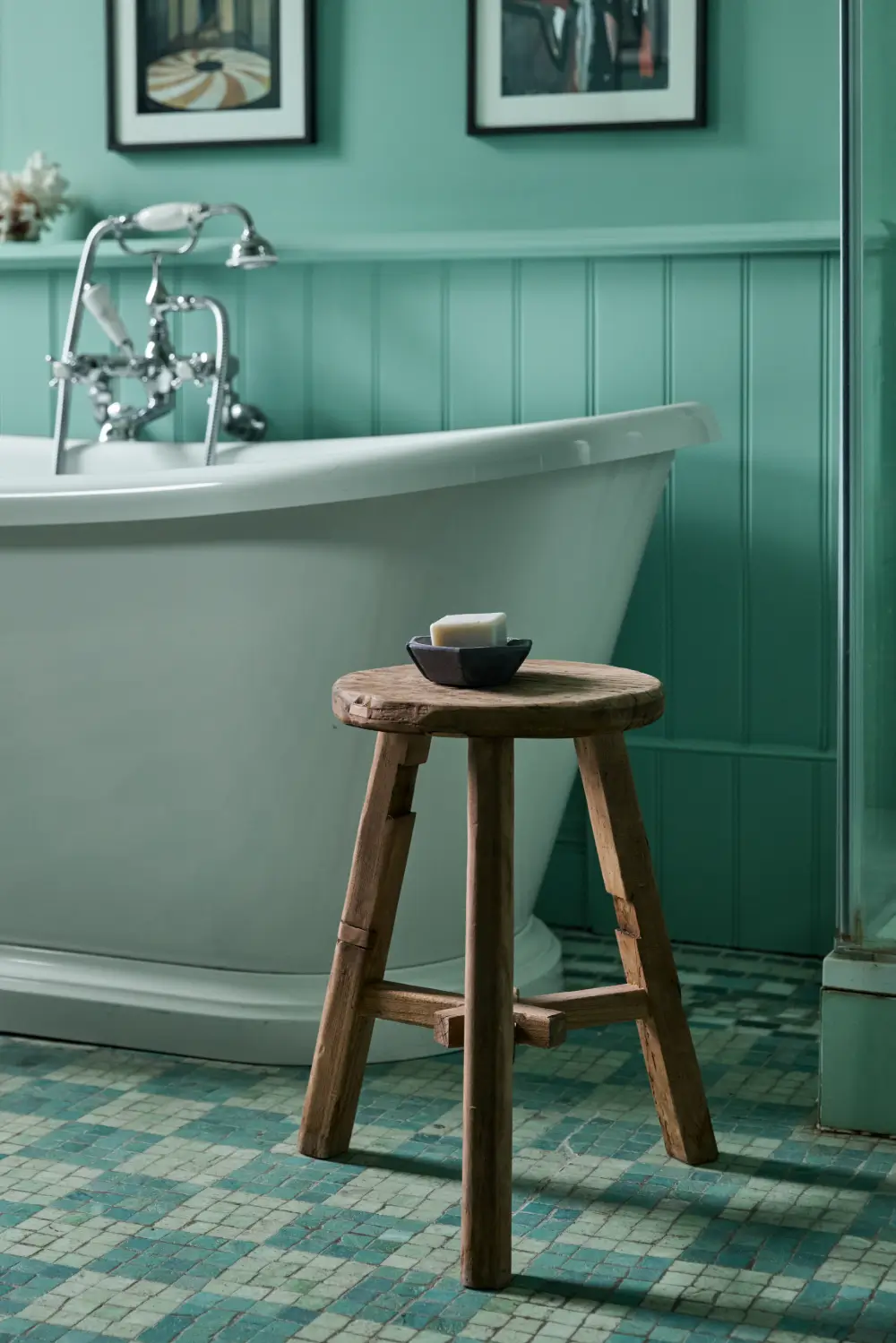 A Grand, Renovated Victorian Family Home on the River Thames in London 22 rich-color-palette-victorian-house-river-thames-london