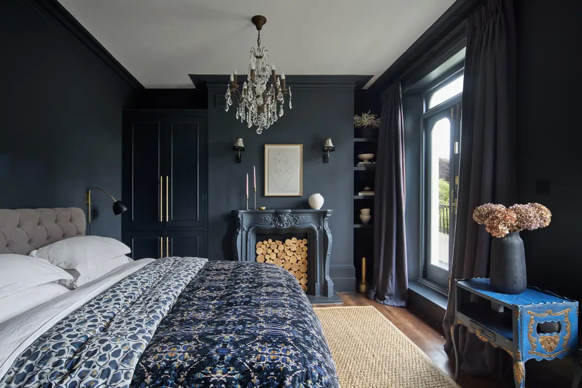 A Grand, Renovated Victorian Family Home on the River Thames in London 18 rich-color-palette-victorian-house-river-thames-london