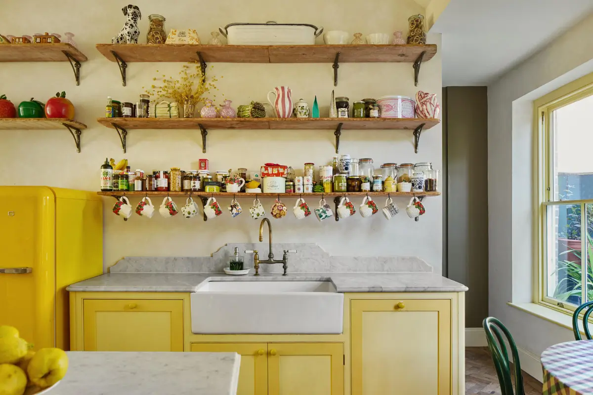 Inside Skye McAlpine's London Townhouse with a Yellow Monet-Inspired Kitchen 13 skye-mcalpine-victorian-london-townhouse-nordroom