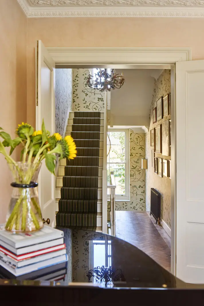 Inside Skye McAlpine's London Townhouse with a Yellow Monet-Inspired Kitchen 19 skye-mcalpine-victorian-london-townhouse-nordroom
