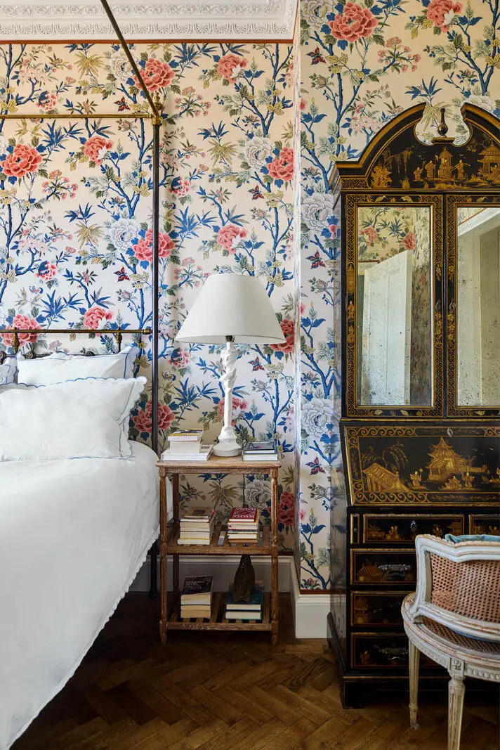 Inside Skye McAlpine's London Townhouse with a Yellow Monet-Inspired Kitchen 20 skye-mcalpine-victorian-london-townhouse-nordroom