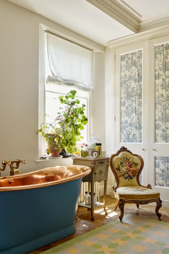 Inside Skye McAlpine's London Townhouse with a Yellow Monet-Inspired Kitchen 23 skye-mcalpine-victorian-london-townhouse-nordroom