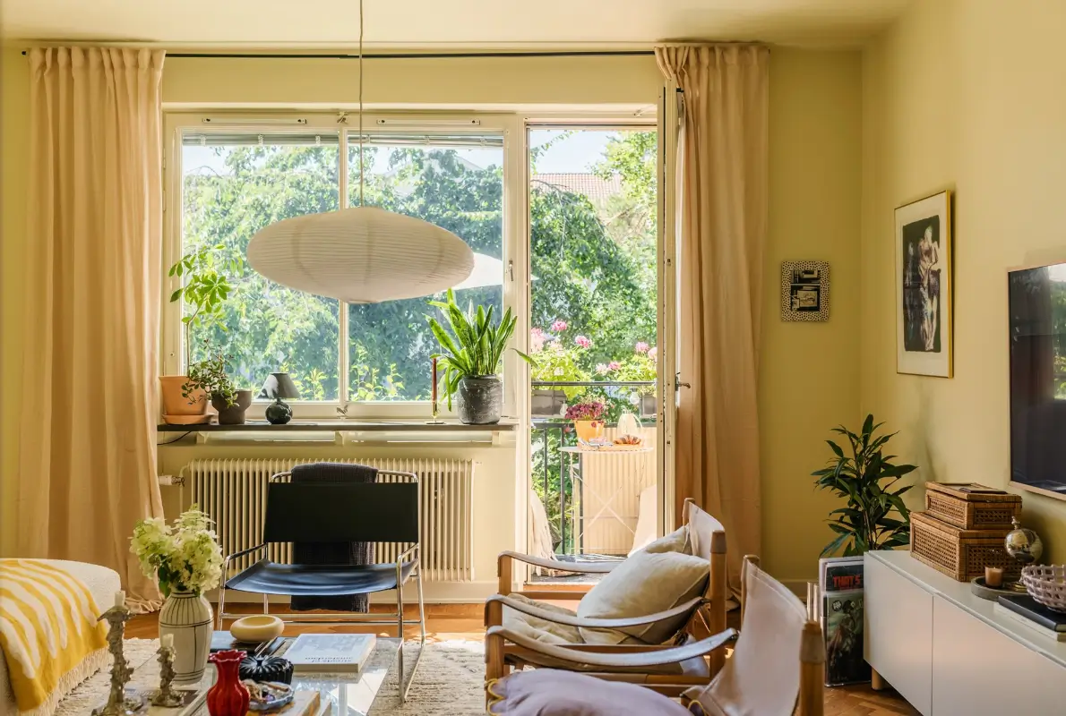 A Cohesive Soft Yellow and Beige Color Palette in a 1940s Apartment 1 soft-color-palette-1940s-apartment-stockholm-nordroom