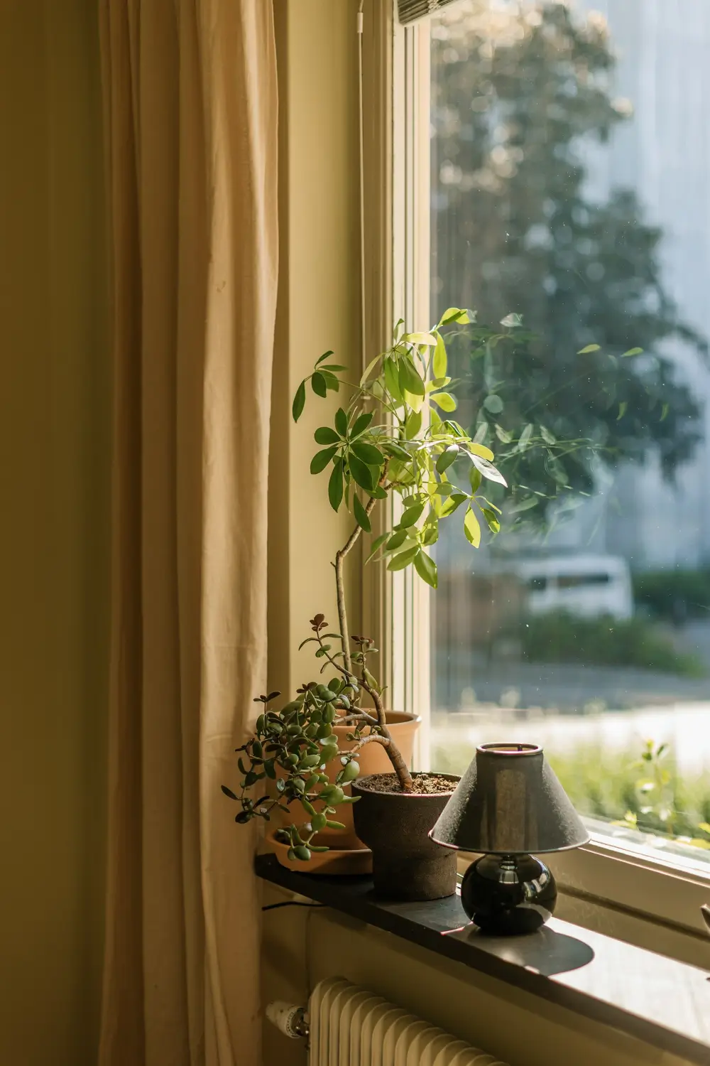 A Cohesive Soft Yellow and Beige Color Palette in a 1940s Apartment 10 soft-color-palette-1940s-apartment-stockholm-nordroom