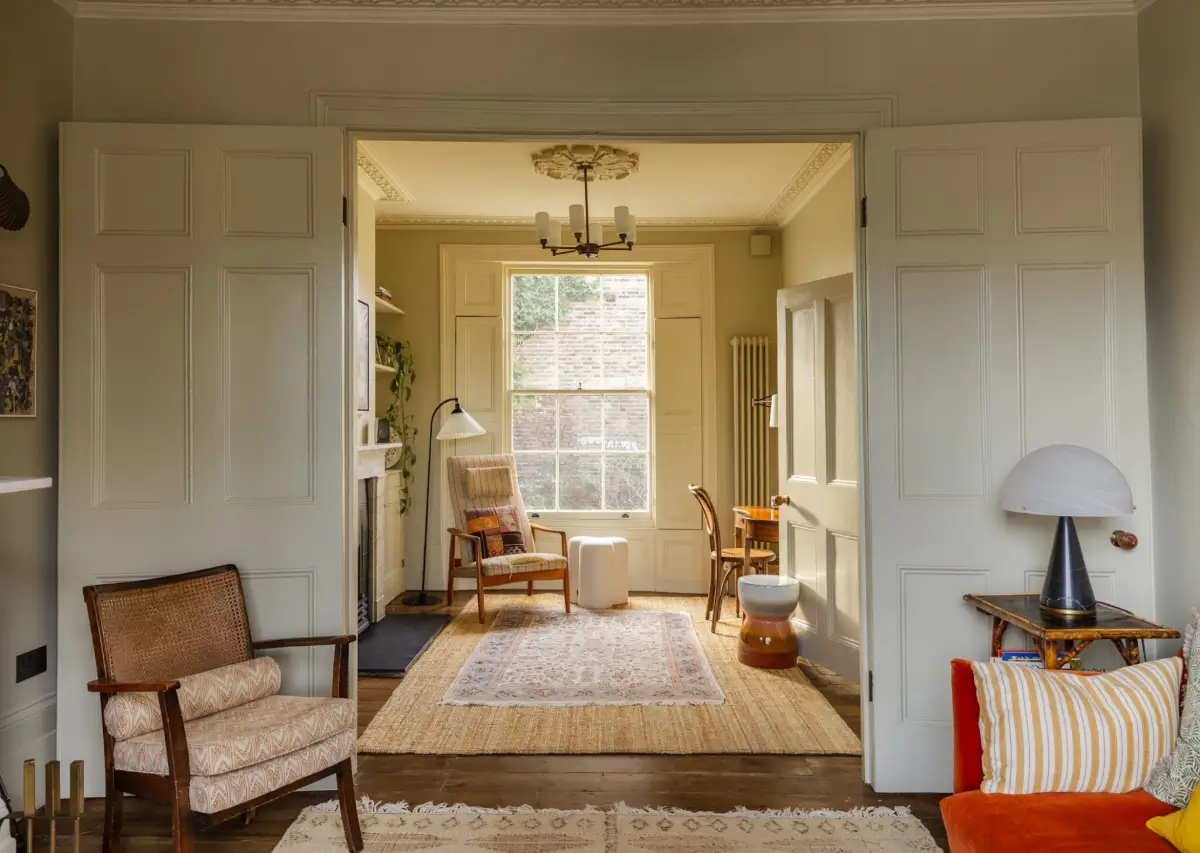 A Carefully Considered Color Palette in a Restored Victorian Townhouse 3 stylish-victorian-townhouse-london-period-features