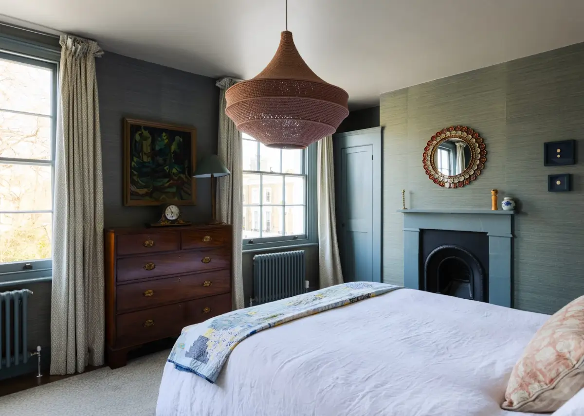 A Carefully Considered Color Palette in a Restored Victorian Townhouse 18 stylish-victorian-townhouse-london-period-features