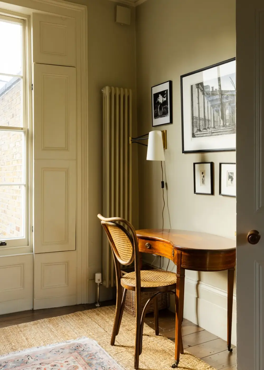 A Carefully Considered Color Palette in a Restored Victorian Townhouse 5 stylish-victorian-townhouse-london-period-features
