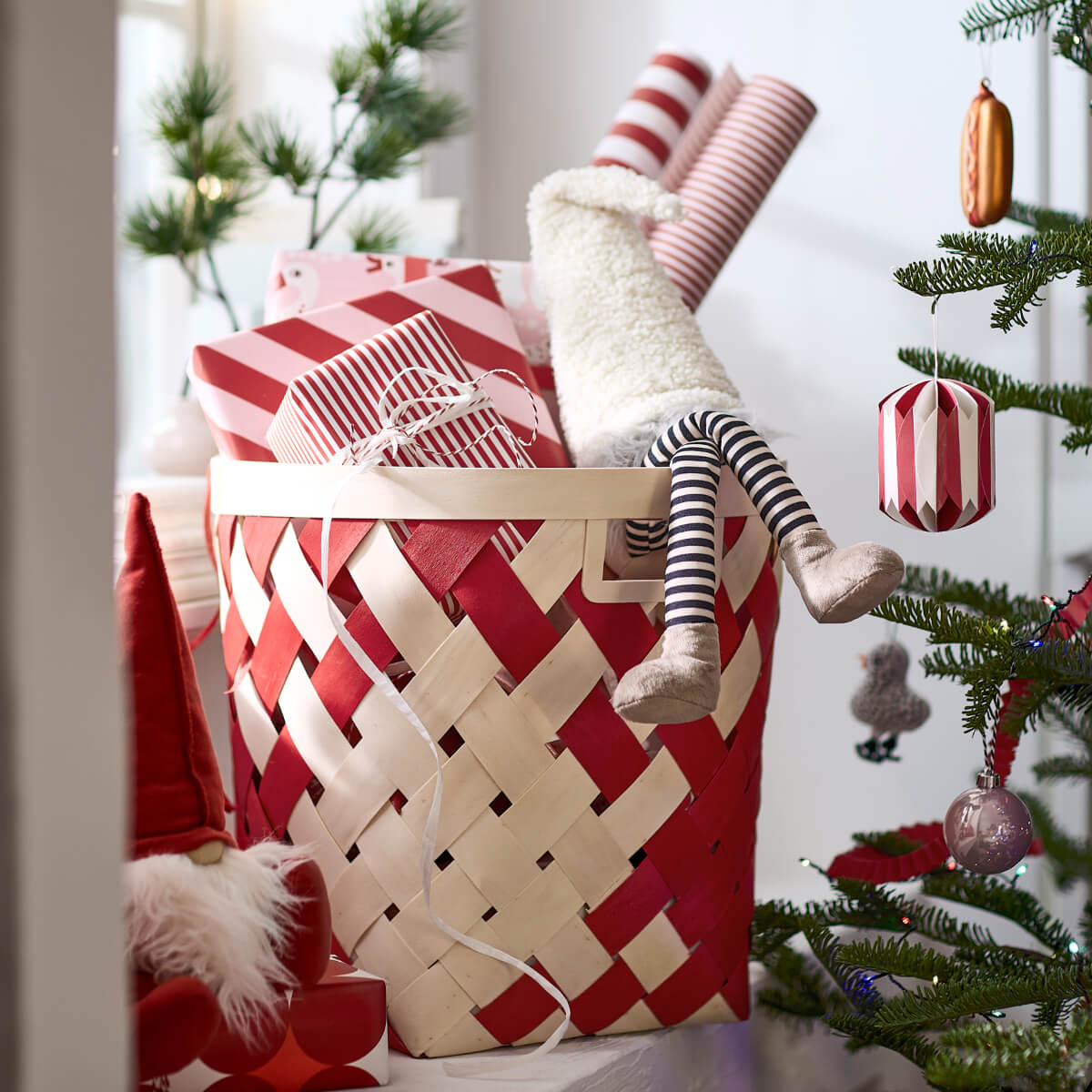 IKEA Christmas Collection 2026: Traditional and Playful Decorations for the Holidays 54 IKEA-Christmas-Collection-2026-VINTERFINT-STRÅLA-nordroom