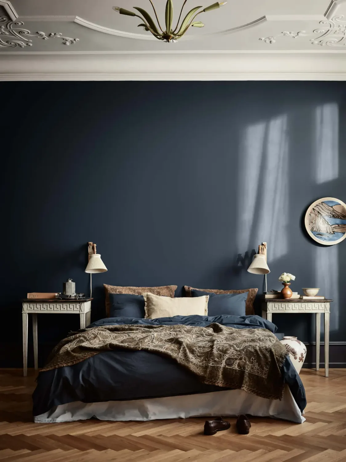 Jotun Launches JOURNEYS: A New Color Collection for 2027 36 bedroom-midnight-blue-century-white-jotun-color-chart-2027-journeys-nordroom