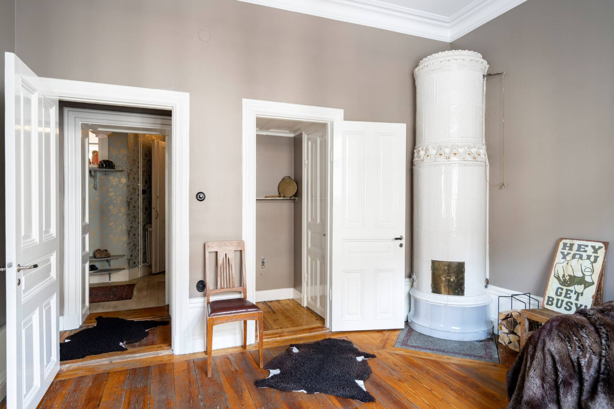 Before & After: A Soft Color Palette in a Grand Turn-of-the-Century Apartment 17 before after classic turn of the century apartment stockholm nordroom7 Before & After: A Soft Color Palette in a Grand Turn-of-the-Century Apartment