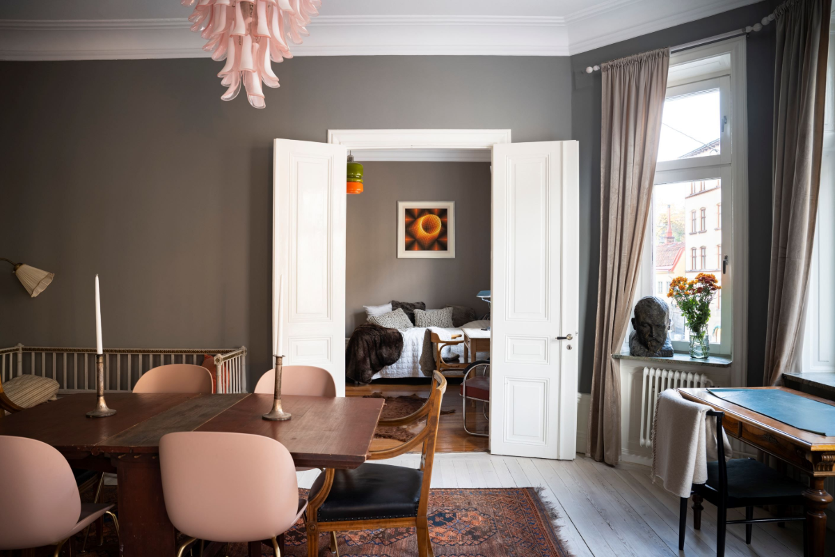 Before & After: A Soft Color Palette in a Grand Turn-of-the-Century Apartment 11 before after classic turn of the century apartment stockholm nordroom8 Before & After: A Soft Color Palette in a Grand Turn-of-the-Century Apartment