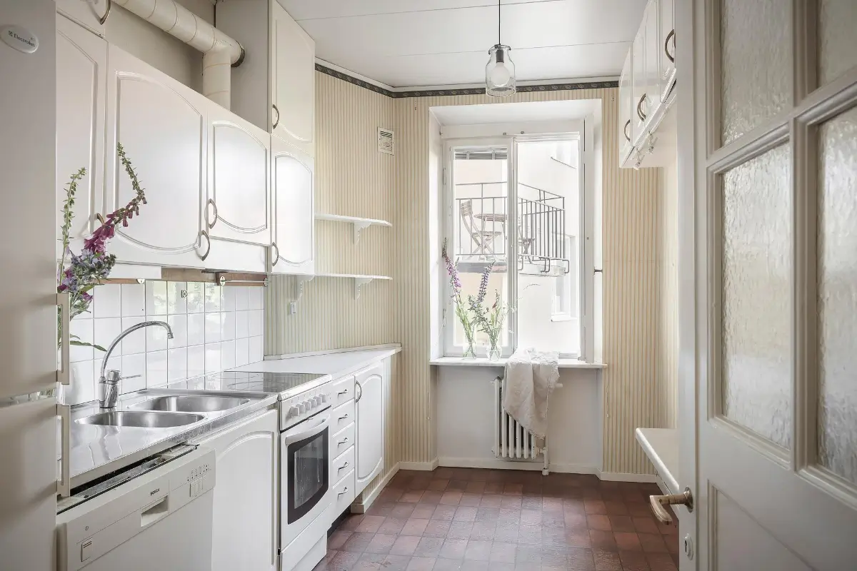 Before & After: A New Life for a 1920s Gothenburg Apartment 40 before and after 1920s gothenburg apartment nordroom4 Before & After: A New Life for a 1920s Gothenburg Apartment