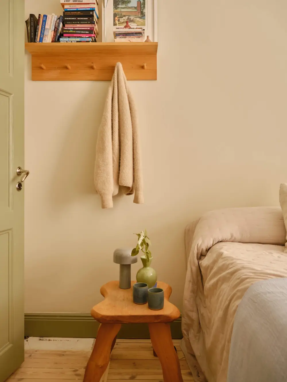 A Soothing Beige and Green Color Palette in a Stockholm Apartment 32 beige-green-color-palette-renovated-1920s-apartment-nordroom