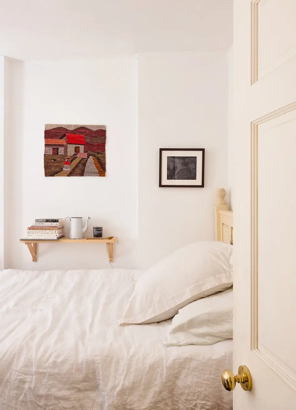 An East London Townhouse with Colorful Interiors Inspired by Vanessa Bell's Charleston 23 charleston-farmhouse-inspired-interiors-victorian-townhouse-london