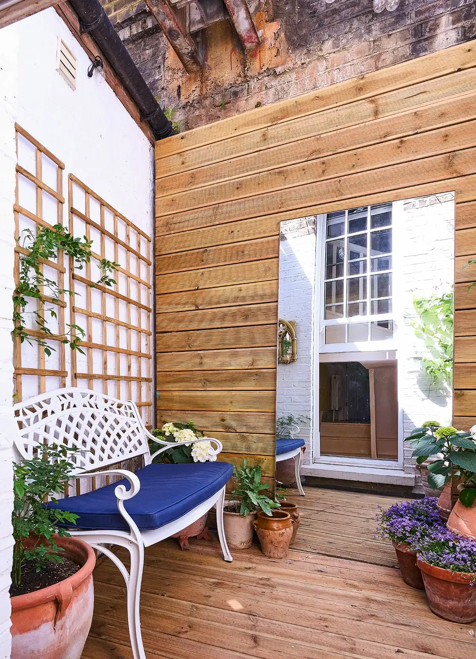 An East London Townhouse with Colorful Interiors Inspired by Vanessa Bell's Charleston 41 charleston-farmhouse-inspired-interiors-victorian-townhouse-london