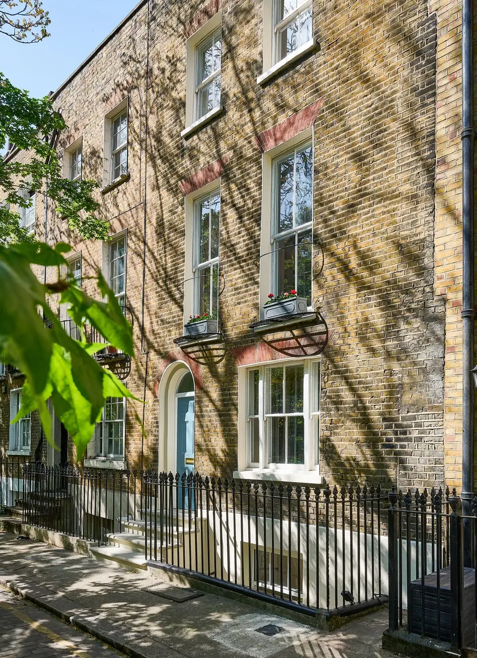 An East London Townhouse with Colorful Interiors Inspired by Vanessa Bell's Charleston 43 charleston-farmhouse-inspired-interiors-victorian-townhouse-london
