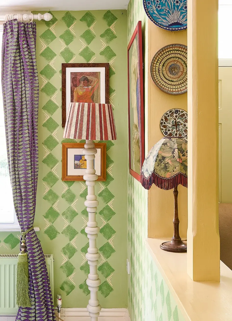 An East London Townhouse with Colorful Interiors Inspired by Vanessa Bell's Charleston 5 charleston-farmhouse-inspired-interiors-victorian-townhouse-london