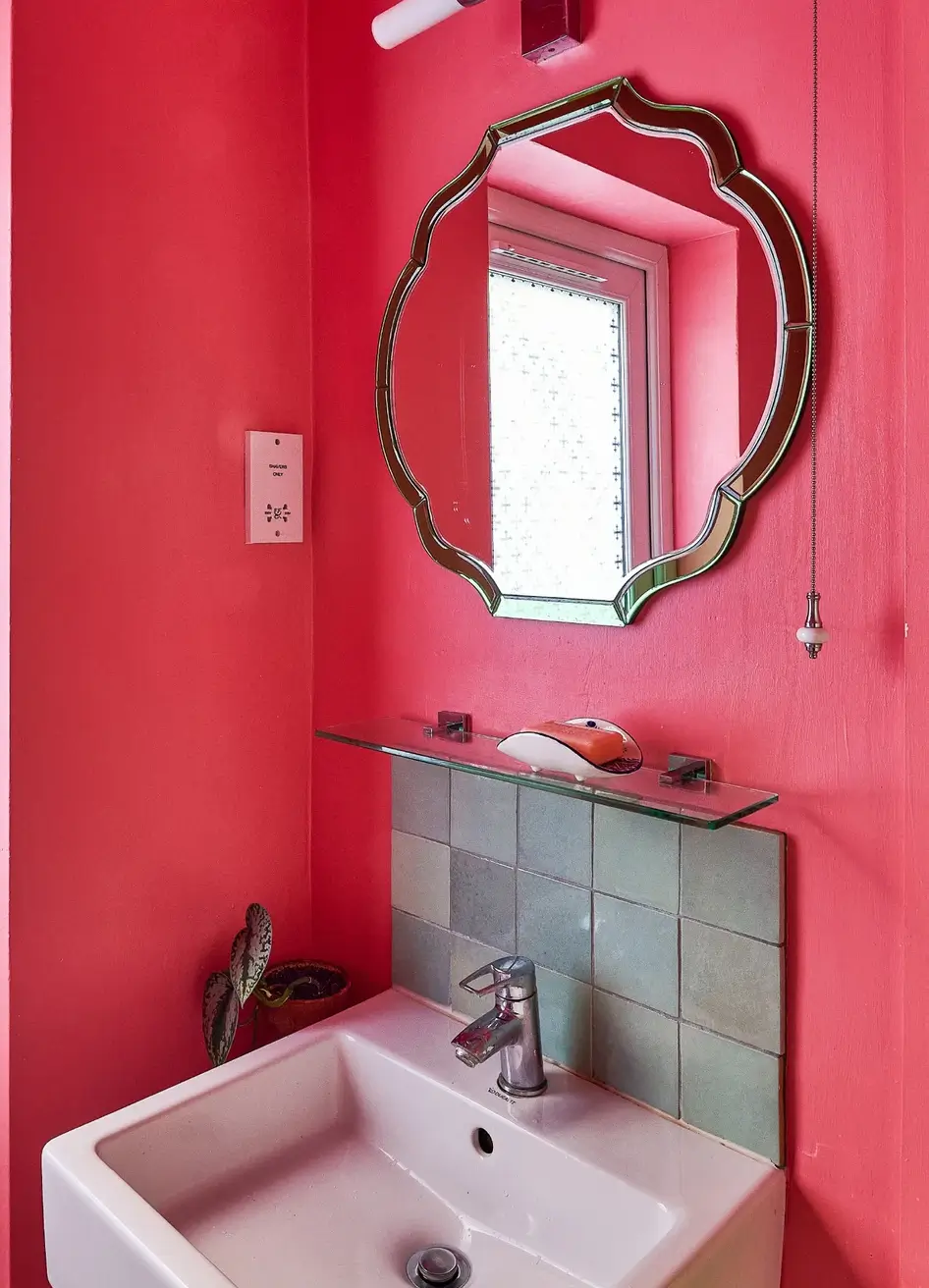 An East London Townhouse with Colorful Interiors Inspired by Vanessa Bell's Charleston 12 charleston-farmhouse-inspired-interiors-victorian-townhouse-london