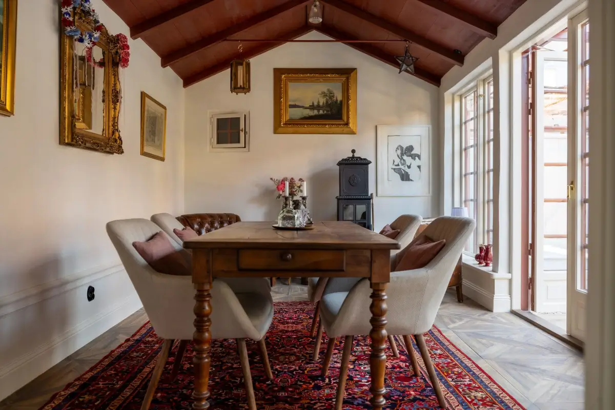 Classic Interiors in a Hidden Courtyard Home in Visby's Medieval Old Town 6 classic-interiors-carefully-restored-inner-city-home-gotland-nordroom