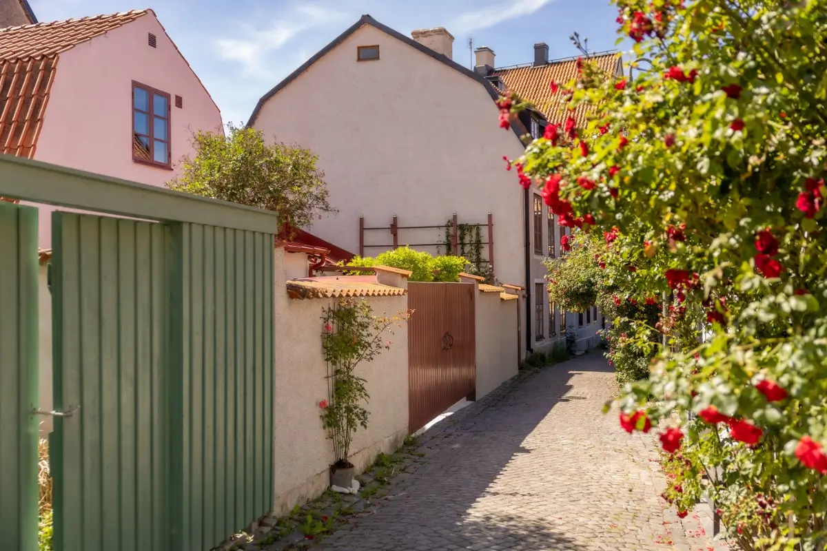 Classic Interiors in a Hidden Courtyard Home in Visby's Medieval Old Town 2 classic-interiors-carefully-restored-inner-city-home-gotland-nordroom