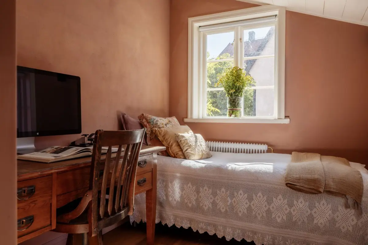 Classic Interiors in a Hidden Courtyard Home in Visby's Medieval Old Town 29 classic-interiors-carefully-restored-inner-city-home-gotland-nordroom