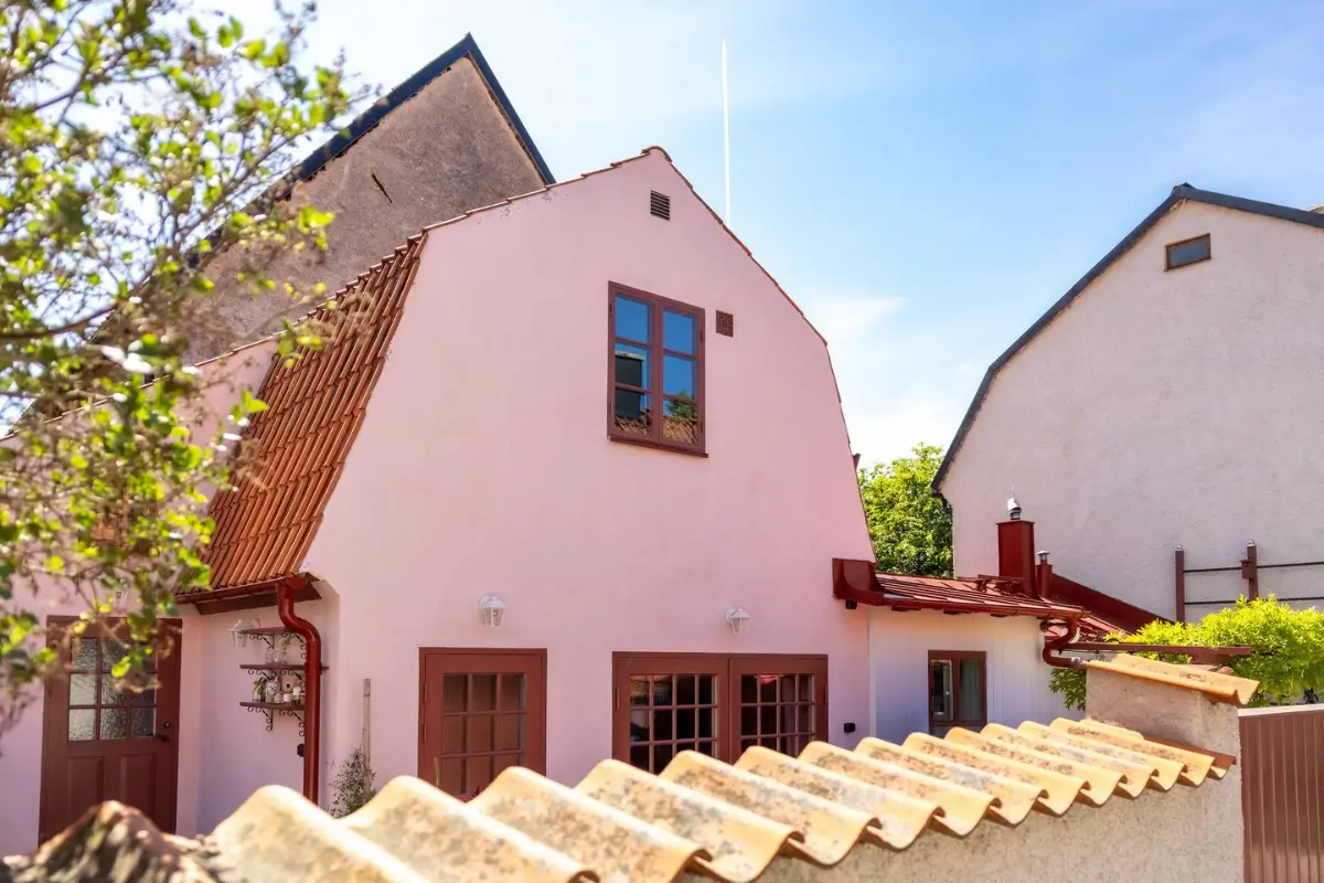Classic Interiors in a Hidden Courtyard Home in Visby's Medieval Old Town 44 classic-interiors-carefully-restored-inner-city-home-gotland-nordroom