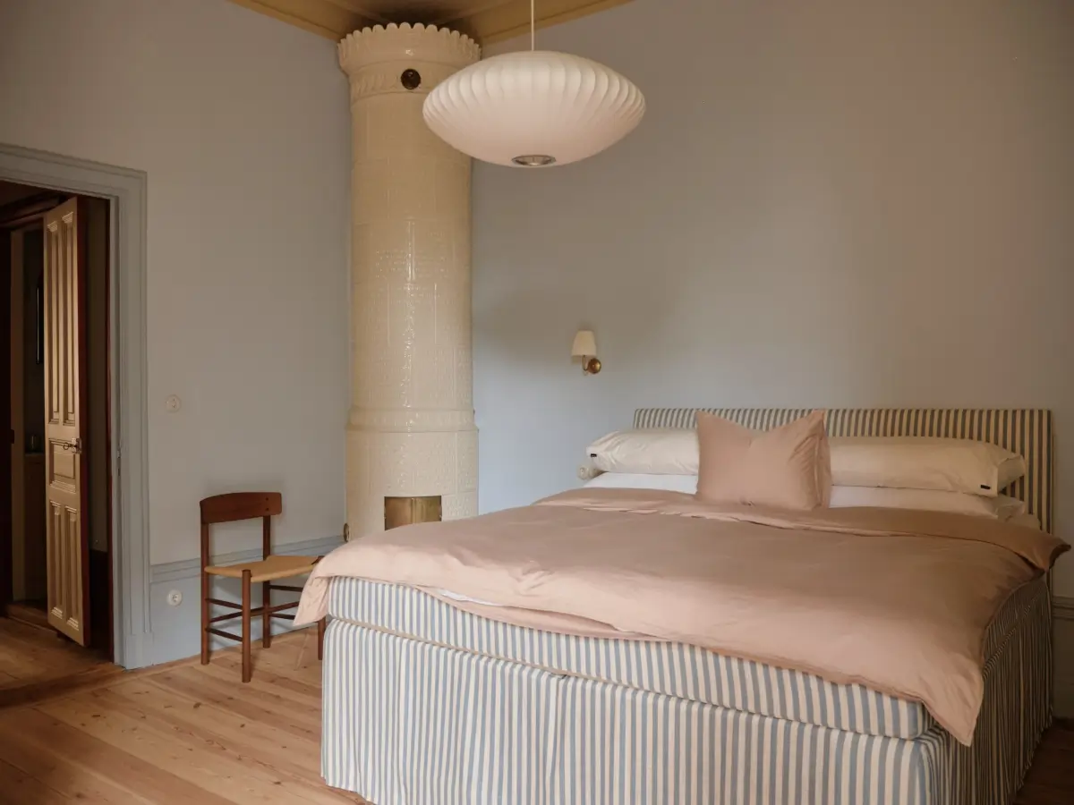 Before & After: A Soft Color Palette in a Grand Turn-of-the-Century Apartment 37 classic-turn-of-the-century-apartment-soft-colors-period-details-nordroom