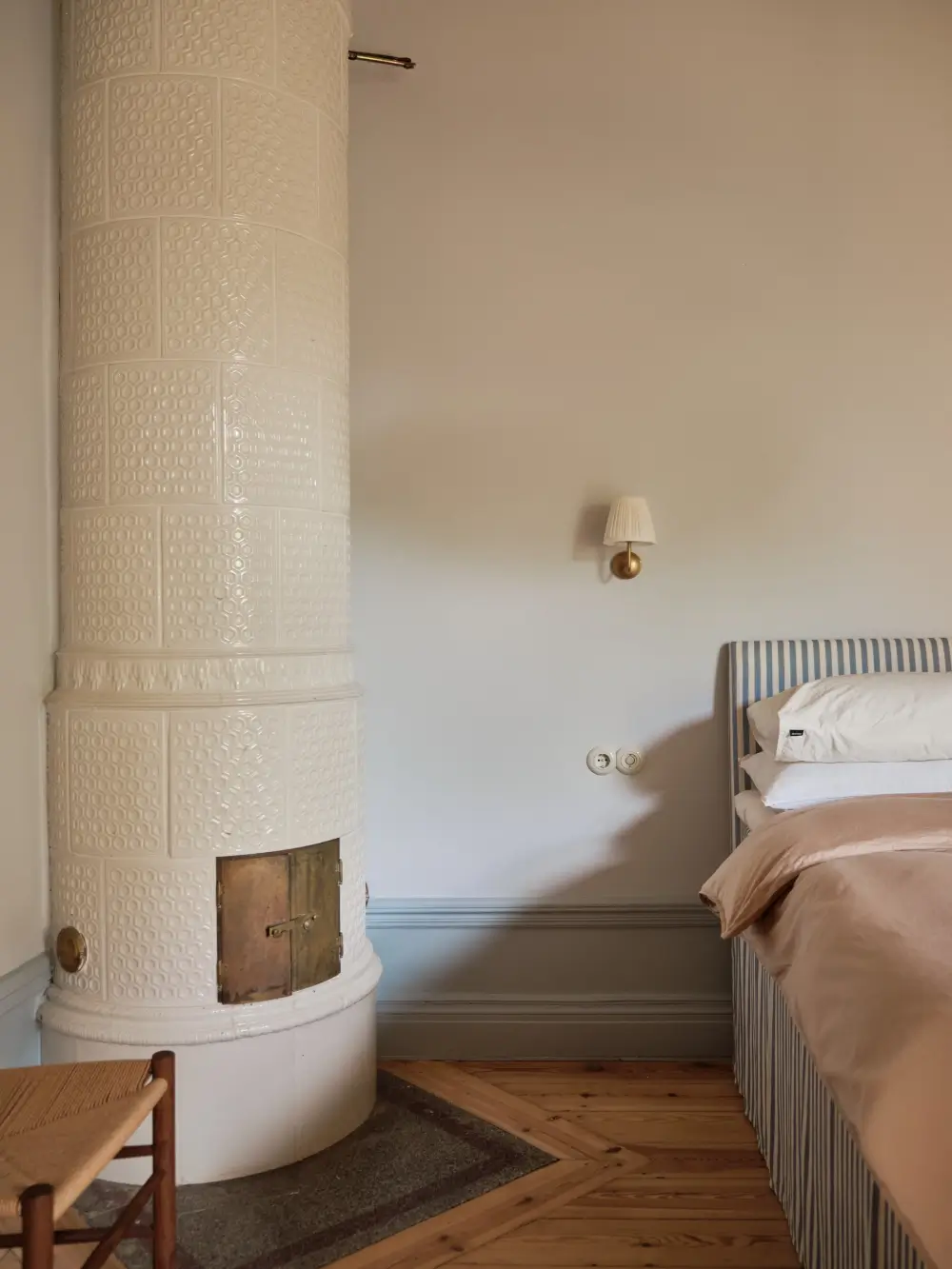 Before & After: A Soft Color Palette in a Grand Turn-of-the-Century Apartment 38 classic-turn-of-the-century-apartment-soft-colors-period-details-nordroom
