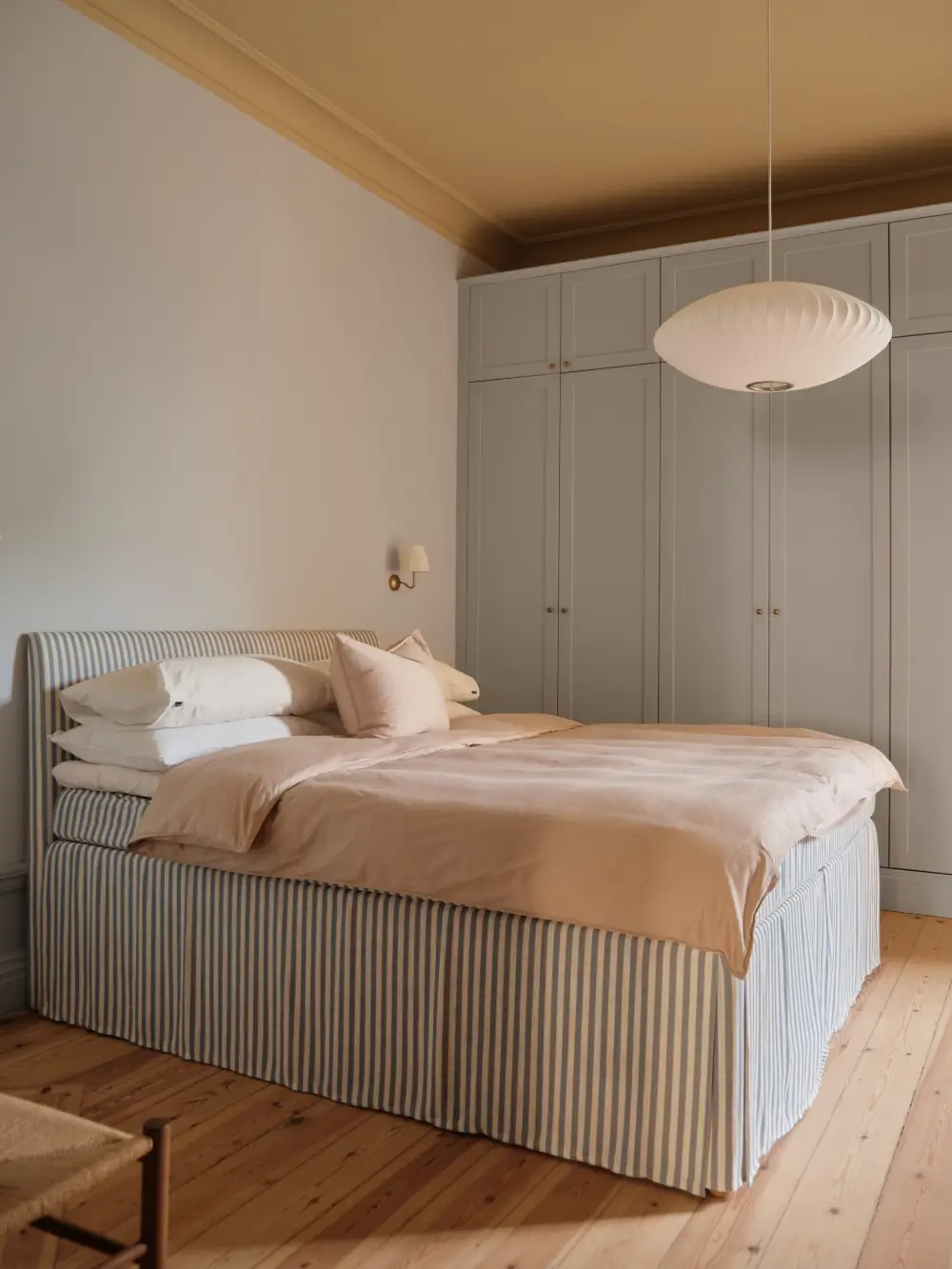 Before & After: A Soft Color Palette in a Grand Turn-of-the-Century Apartment 39 classic-turn-of-the-century-apartment-soft-colors-period-details-nordroom