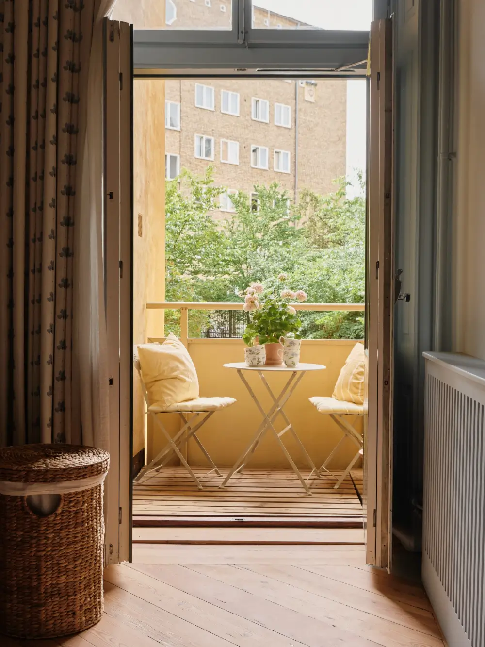 Before & After: A Soft Color Palette in a Grand Turn-of-the-Century Apartment 41 classic-turn-of-the-century-apartment-soft-colors-period-details-nordroom