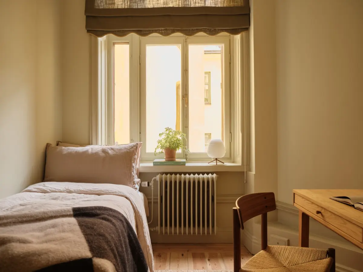 Before & After: A Soft Color Palette in a Grand Turn-of-the-Century Apartment 47 classic-turn-of-the-century-apartment-soft-colors-period-details-nordroom