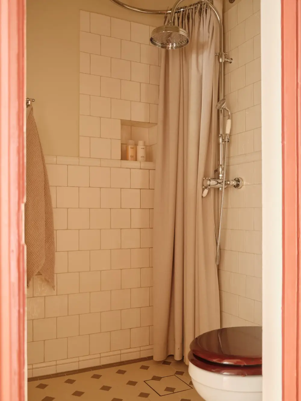 Before & After: A Soft Color Palette in a Grand Turn-of-the-Century Apartment 59 classic-turn-of-the-century-apartment-soft-colors-period-details-nordroom