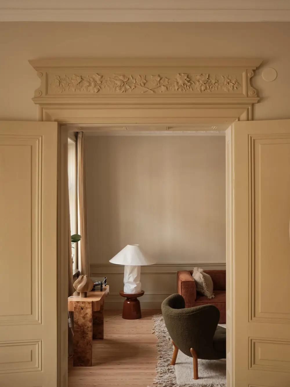 Before & After: A Soft Color Palette in a Grand Turn-of-the-Century Apartment 22 classic-turn-of-the-century-apartment-soft-colors-period-details-nordroom