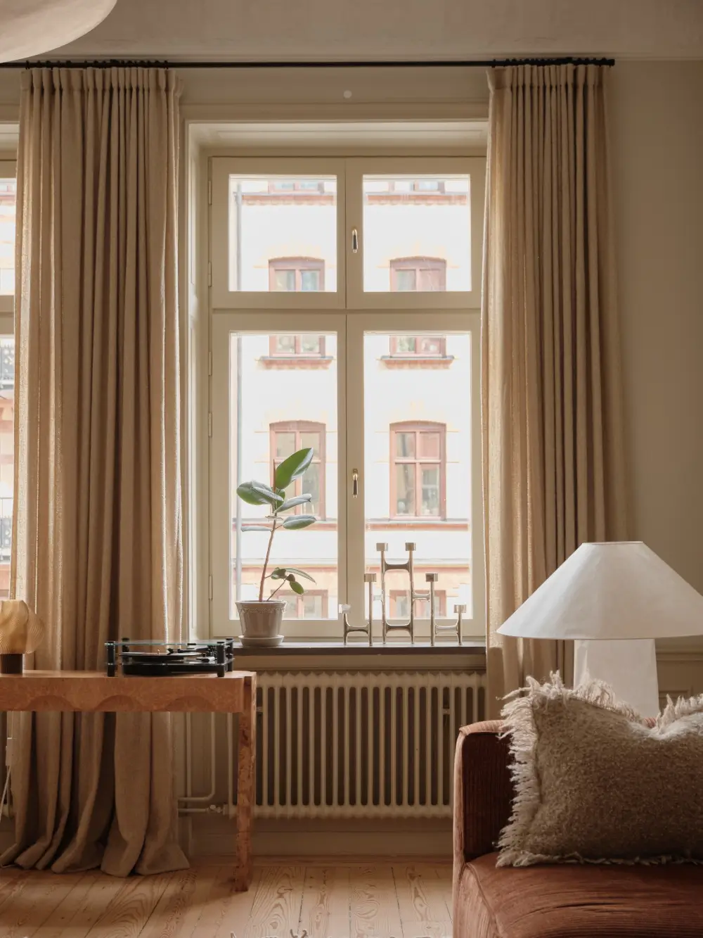 Before & After: A Soft Color Palette in a Grand Turn-of-the-Century Apartment 25 classic-turn-of-the-century-apartment-soft-colors-period-details-nordroom