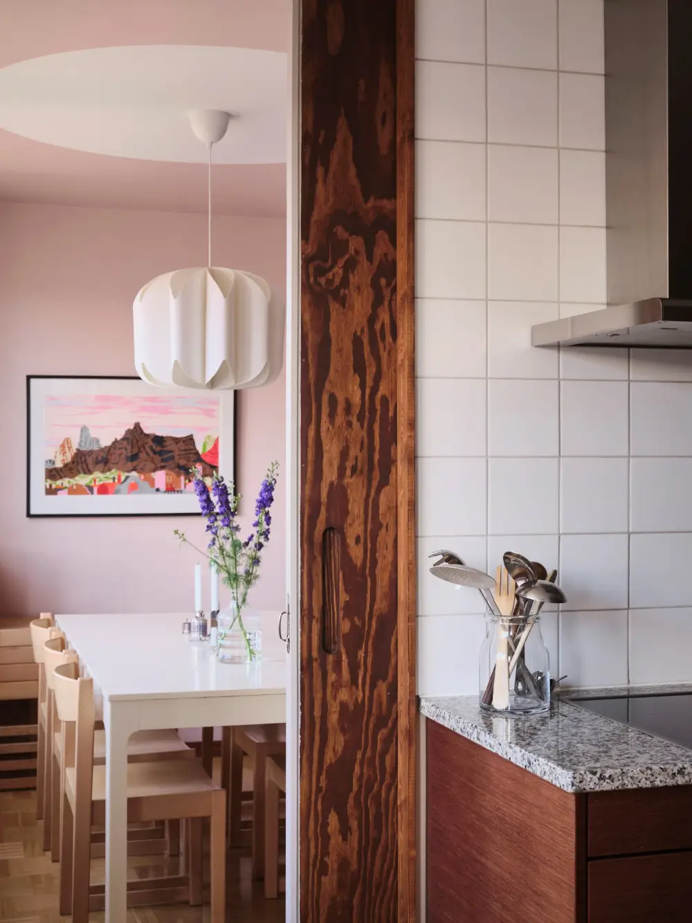 Colorful Interiors and 1960s Elements in a Stockholm Apartment 16 colorful-1960s-apartment-stockholm-nordroom