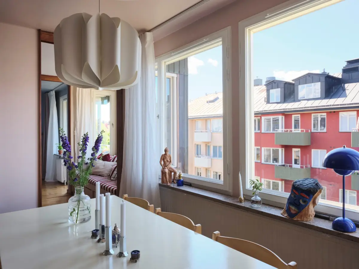 Colorful Interiors and 1960s Elements in a Stockholm Apartment 7 colorful-1960s-apartment-stockholm-nordroom